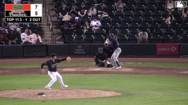 Paxton Kling doubles (9) on a fly ball to right fielder T.J. McCants. Gleider Figuereo scores.