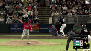 Sam Huff homers (5) on a fly ball to center field. Bryan Ramos scores. Ryan Noda scores.