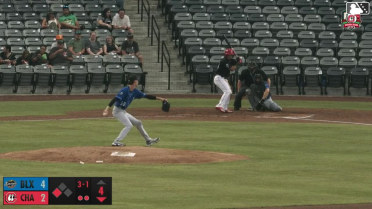 Johnny Ascanio walks. Kien Vu scores. Wild pitch by pitcher Jaron DeBerry.