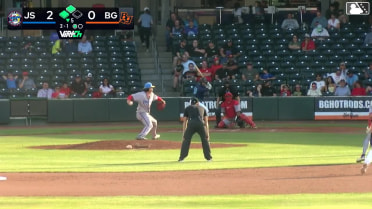 J.D. Gonzalez doubles (2) on a ground ball to first baseman Brock Vradenburg. Connor Hujsak scores. Tony Santa Maria scores.