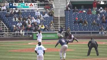 Max Carlson In play, run(s) to Je'Von Ward