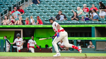 Clutch Hitting Lifts Grizzlies in Support of Van Sickle's Strong Start