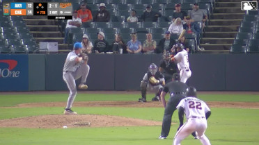 Willy Vasquez singles on a ground ball to left fielder Wuilfredo Antunez, deflected by third baseman Alex Mooney. Ethan Anderson scores.