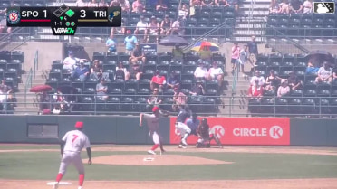 Adrian Placencia doubles (2) on a line drive to right fielder Max Belyeu. Johan Macias scores.