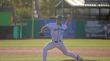 Sando Stellar, But Tortugas Early Lead Slips Away in Ten-Inning Defeat