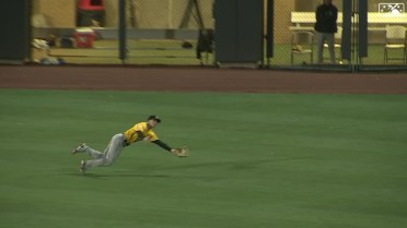 Mickey Moniak lays out and makes the diving catch