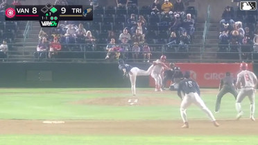 David Calabrese homers (3) on a fly ball to center field. Maddox Latta scores.