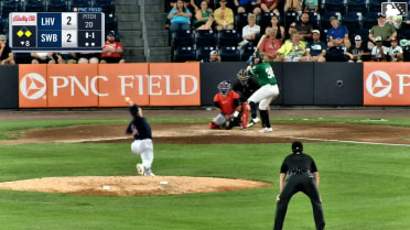 Andrew Bechtold In play, run(s) to Tyler Hardman