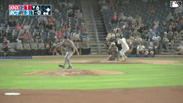 Juan Flores homers (3) on a fly ball to center field. Caleb Bartolero scores.
