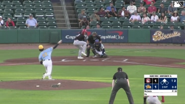 Kien Vu triples (1) on a sharp line drive to right fielder Theo Gillen. Cade Hunter scores.