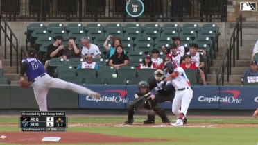 Pedro León's solo home run