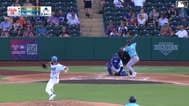Shay Whitcomb singles on a line drive to left fielder Jack Suwinski. Edwin Díaz scores.
