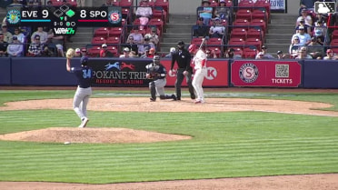 Ethan Hedges grounds out, pitcher Lucas Kelly to first baseman Brandon Eike. Caleb Hobson scores. Robert Calaz to 2nd.