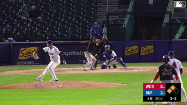 Braiden Ward out on a sacrifice fly to center fielder Jonatan Clase. Tsung-Che Cheng scores. Matt Thaiss to 3rd.
