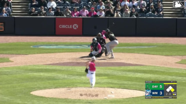 Alfredo Duno homers (3) on a fly ball to right field. Carlos Sanchez scores.