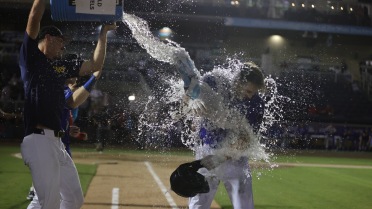 Shuckers Walk Off Smokies with Three-Run Ninth Inning