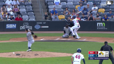 Royce Lewis homers (8) on a line drive to left field. Ben Ross scores. Hendry Mendez scores.