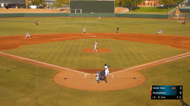 Thayron Liranzo's solo homer