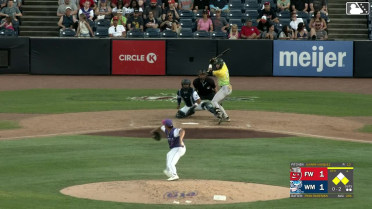 Juanmi Vasquez Ball to Ryan Wideman