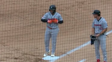 Luis De Leon's RBI single