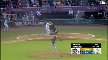 Mike Boeve doubles (17) on a sharp line drive to right fielder Theo Gillen. Josh Adamczewski scores.