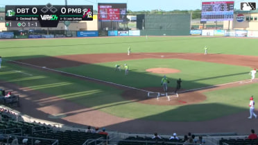 Carter Graham's barehanded scoop 