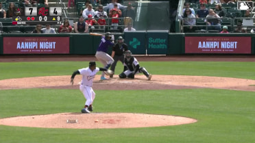Adael Amador singles on a fly ball to left fielder Thomas Gavello. Nic Kent scores.