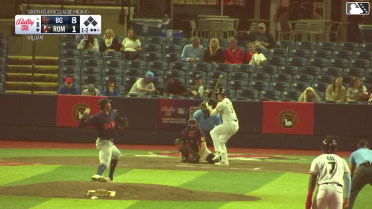 Cody Miller singles on a soft ground ball to pitcher Junior William. Isaiah Drake scores. John Gil scores. Dixon Williams to 2nd.