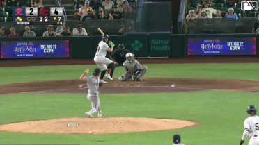 Will Brennan doubles (19) on a sharp line drive to center fielder Victor Labrada. Grant McCray scores. Shay Whitcomb to 3rd.