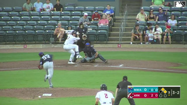 Jonny Farmelo doubles (7) on a line drive to center fielder Luke Pelzer. Sammy Siani scores. Josh Hood to 3rd.