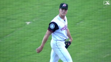 No. 6 Mariners prospect Bryan Woo tallies seven K's