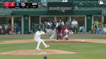 Tsung-Che Cheng homers (7) on a fly ball to right field.