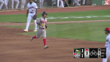 Yeiner Fernandez drills a solo homer to left field