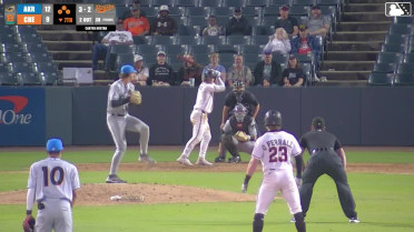 Carter Young walks. Thomas Sosa scores. Griff O'Ferrall to 3rd. Frederick Bencosme to 2nd.