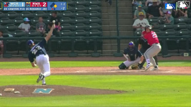 Kala'i Rosario homers (5) on a fly ball to left field. Hendry Mendez scores.