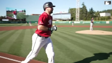 Cal Raleigh's 445-foot solo home run