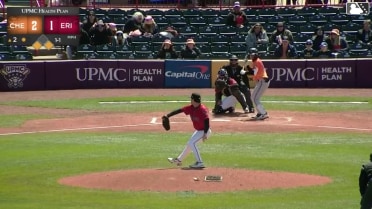 Alfredo Velásquez hits a sacrifice bunt. Carter Young scores. Frederick Bencosme to 2nd. Alfredo Velásquez to 1st.