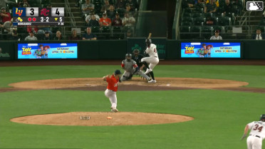 Osleivis Basabe singles on a line drive to center fielder Henry Bolte. Buddy Kennedy scores. Victor Bericoto to 3rd.