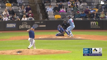 Dan Altavilla In play, run(s) to Ben Ross