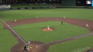 Gleider Figuereo starts a double play