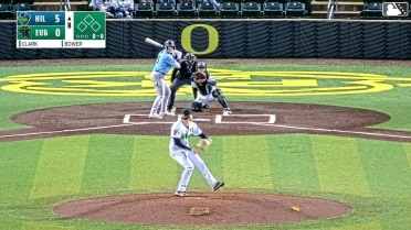Wallace Clark homers (6) on a line drive to right field.