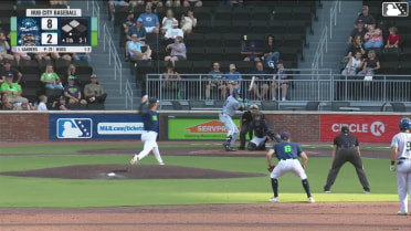Jack Moss out on a sacrifice fly to left fielder Yeison Morrobel. Kyle Walker scores.