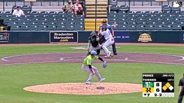 Edgleen Perez grounds out, second baseman Bernard Moon to first baseman Drew Davies. Eddie King Jr. scores. Jared Jones to 3rd.
