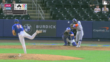 Orelvis Martinez homers in his third straight game