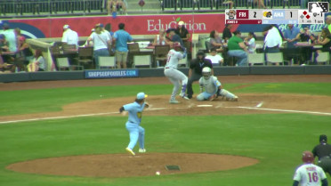 Keith Jones II doubles (10) on a line drive to center fielder Junior Franco. Malcolm Moore scores. Arturo Disla to 3rd.