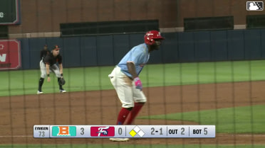Pedro León doubles (8) on a line drive to left fielder Frederick Bencosme. Wuilfredo Antunez scores.