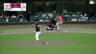 Jake Holton homers (2) on a fly ball to left center field. Thomas Gavello scores.