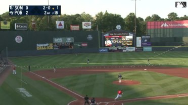 Alexander Vargas' incredible leaping catch