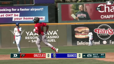 Robert Calaz's solo homer