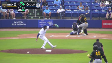 Edgleen Perez singles on a line drive to left fielder Dariel Ramon. Murf Gray scores. Eddie King Jr. to 3rd.